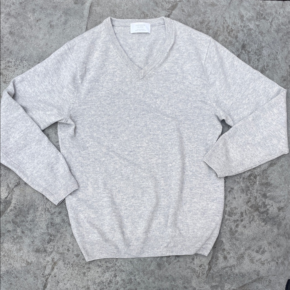 united arrow  cashmere blend green label relaxing Gray V-Neck Sweater - Picture 2 of 8